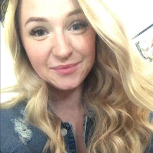 Meet your Posher, Katelyn